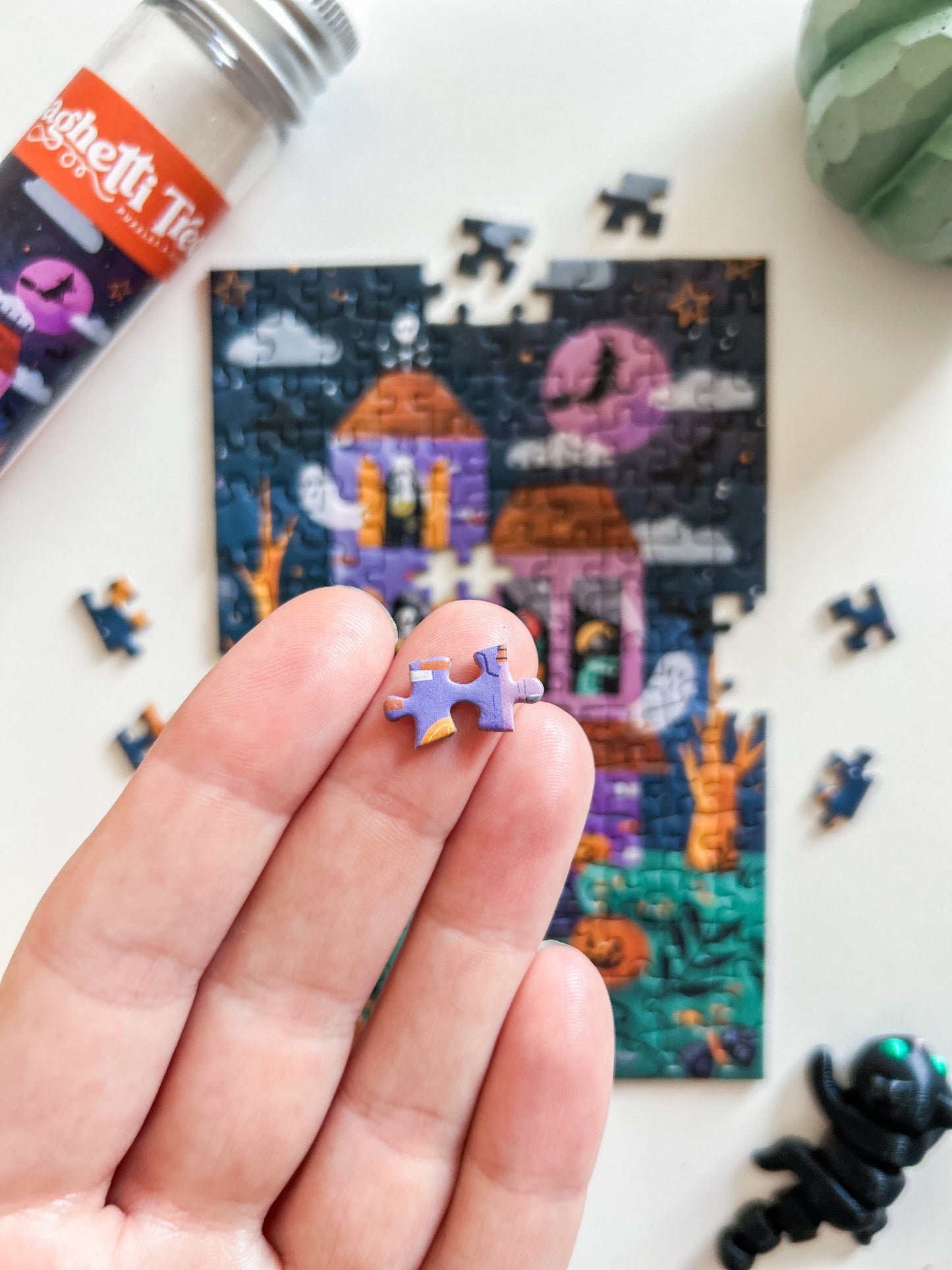 Spooky Manor 150 Pc Mini Puzzle