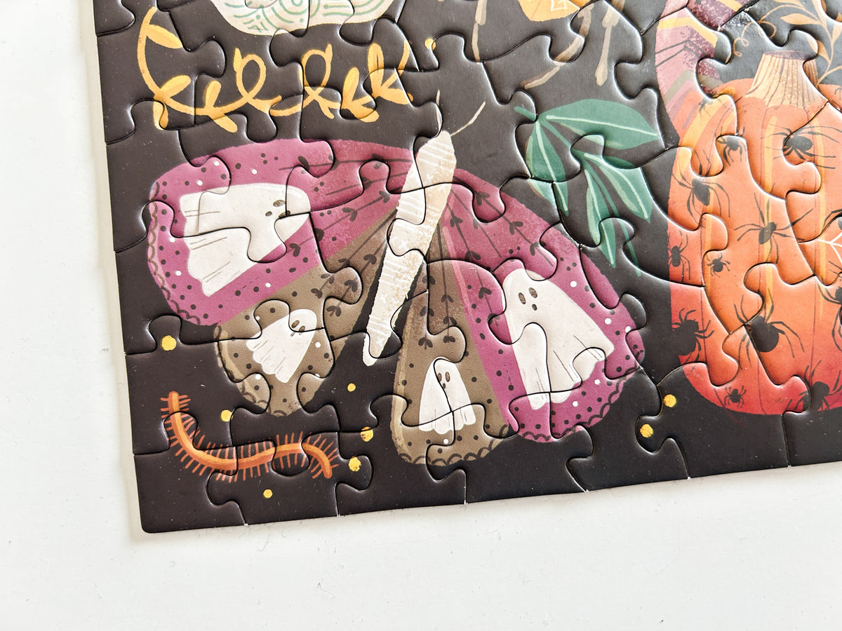 Creepy Crawlies 500 Piece Halloween Puzzle *DAMAGED BOX*