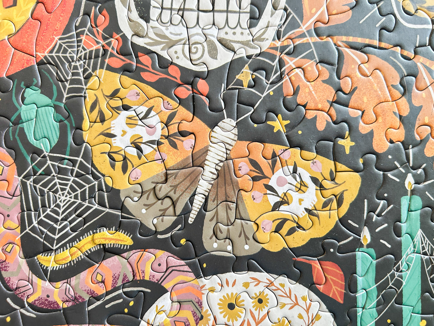 Creepy Crawlies 500 Piece Halloween Puzzle *DAMAGED BOX*