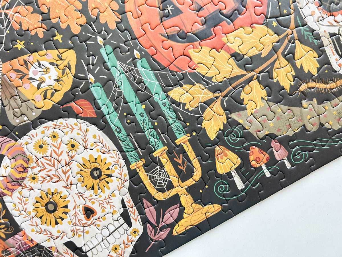 Creepy Crawlies 500 Piece Halloween Puzzle *DAMAGED BOX*