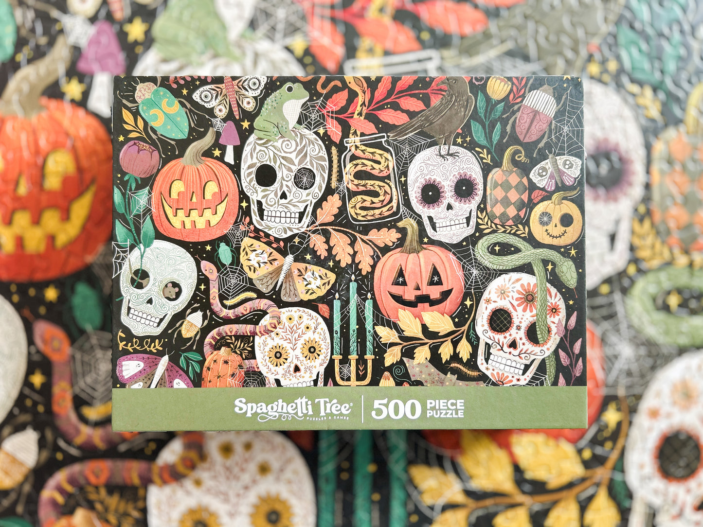 Creepy Crawlies 500 Piece Halloween Puzzle *DAMAGED BOX*