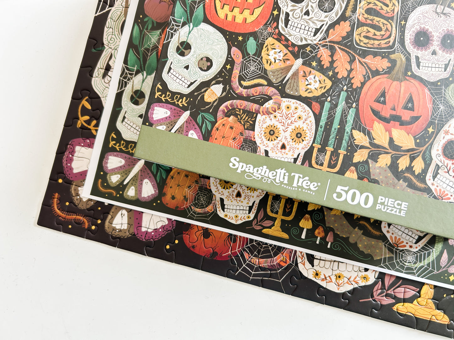 Creepy Crawlies 500 Piece Halloween Puzzle *DAMAGED BOX*