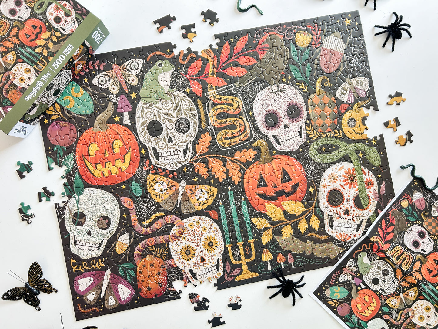 Creepy Crawlies 500 Piece Halloween Puzzle *DAMAGED BOX*