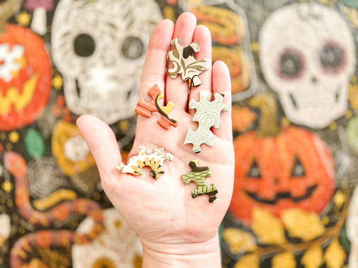Creepy Crawlies 500 Piece Halloween Puzzle *DAMAGED BOX*