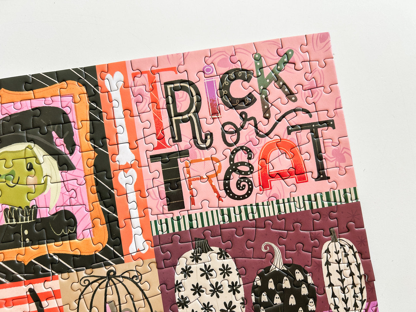 Happy Halloween 1000 Pc Puzzle *DAMAGED BOX*