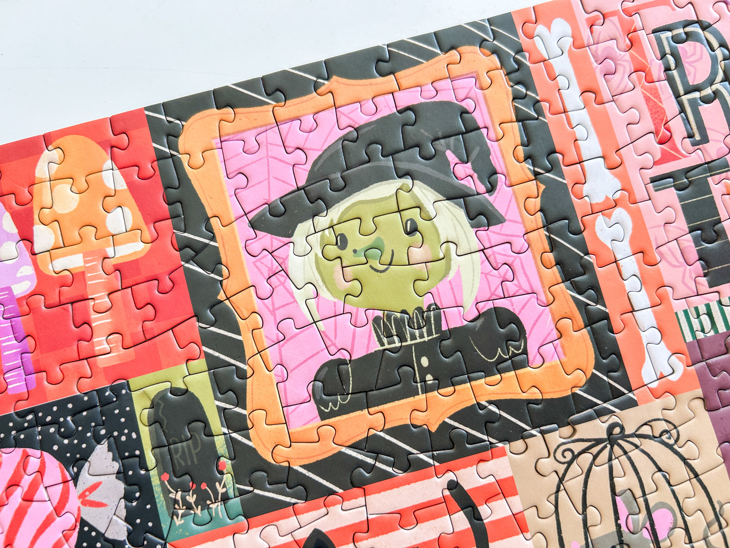Happy Halloween 1000 Pc Puzzle *DAMAGED BOX*