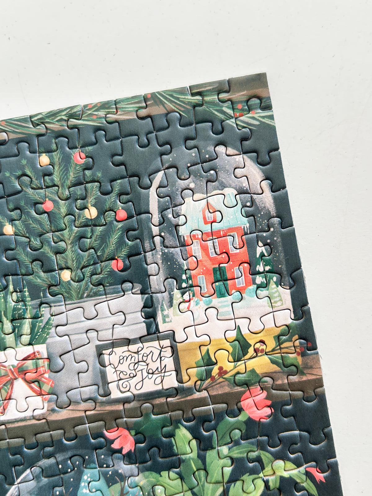 Deck the Shelves 150 Pc Mini Puzzle